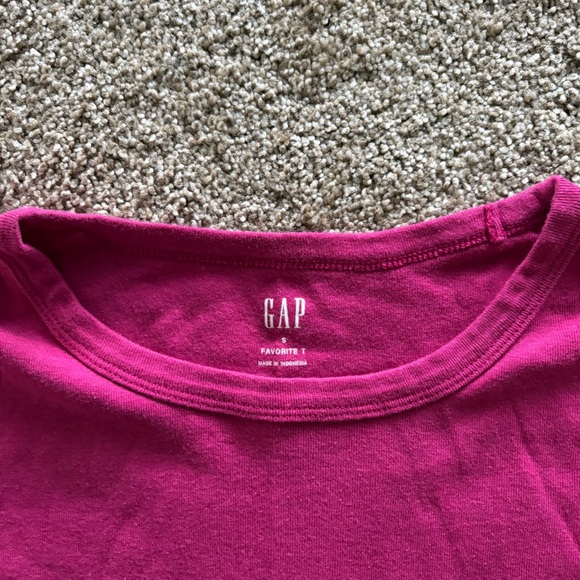 GAP Women's Favorite T - Picture 2 of 3